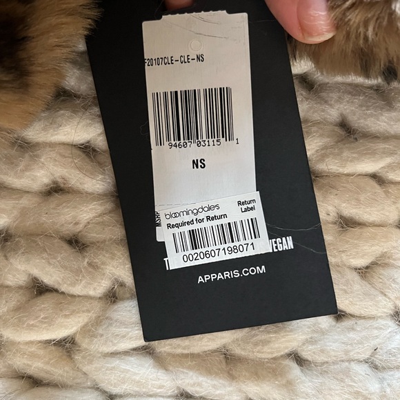 NWT APPARIS FAUX FUR LEOPARD PRINT SCARF - Picture 5 of 6